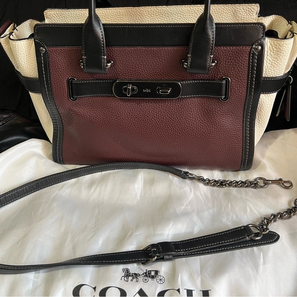 Coach - Special Edition Swagger Colorblock - Picture 2 of 11